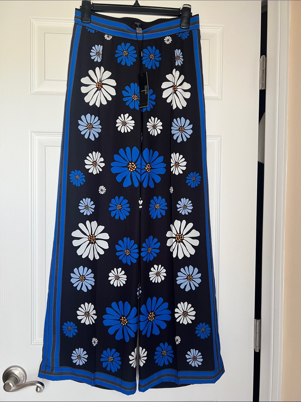 Tahari Black Wide-Leg Pants with Blue & White Daisy Print